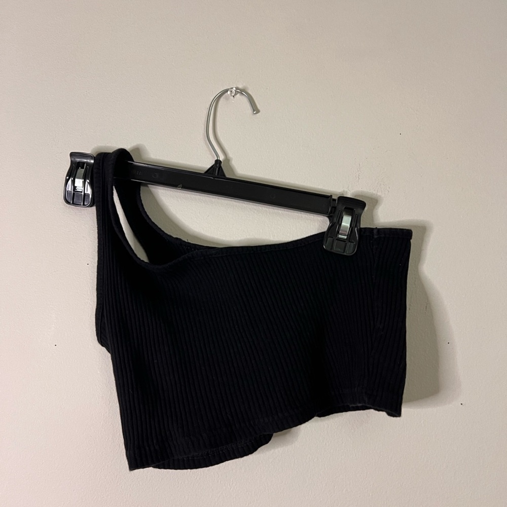 Black One-Shoulder Ribbed Crop Top
